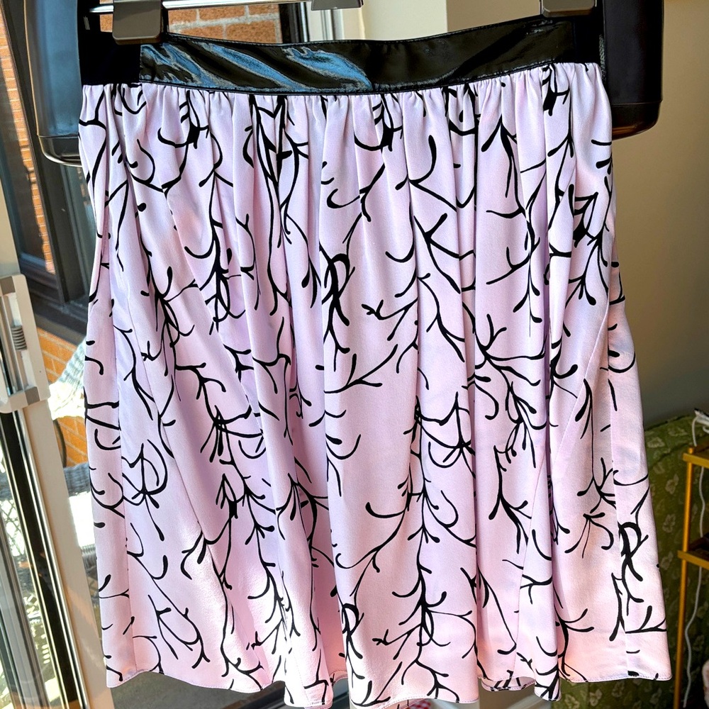 TANYA TAYLOR Pink base & Black mini skirt Size 8